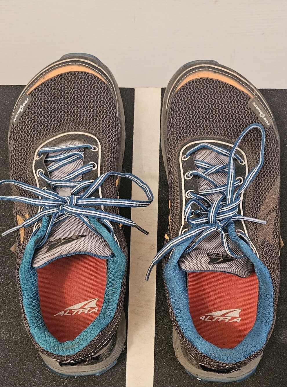 Altra Lone Peak 2.5 Men 8.5/Wom 10 Zero Drop Trail Run Wide Toe Box Footshape